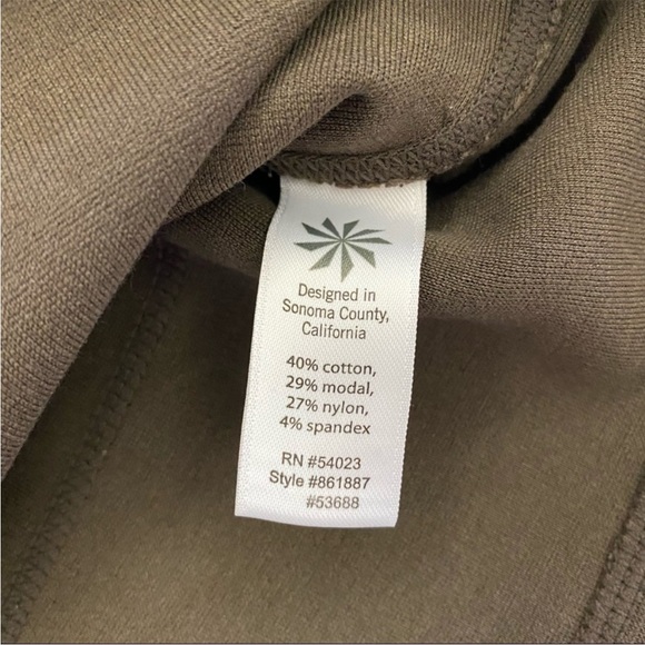 Athleta "Strata" ponte skirt - Picture 5 of 9